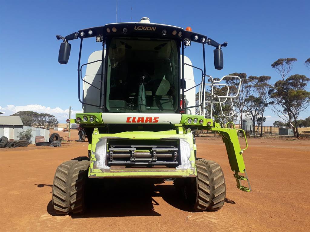 2011 CLAAS LEXION 750TT