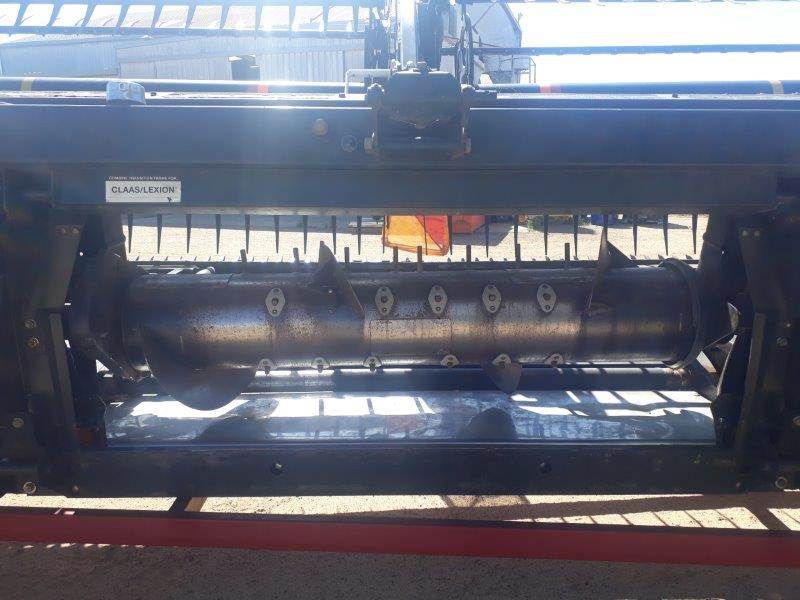 2011 CLAAS LEXION 750TT