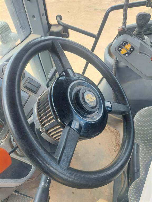 2012 CLAAS AXION 840