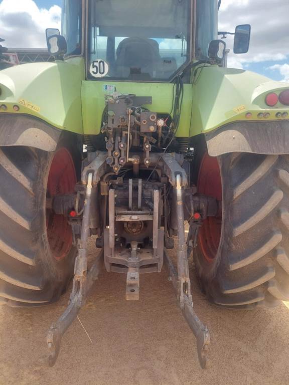 2012 CLAAS AXION 840