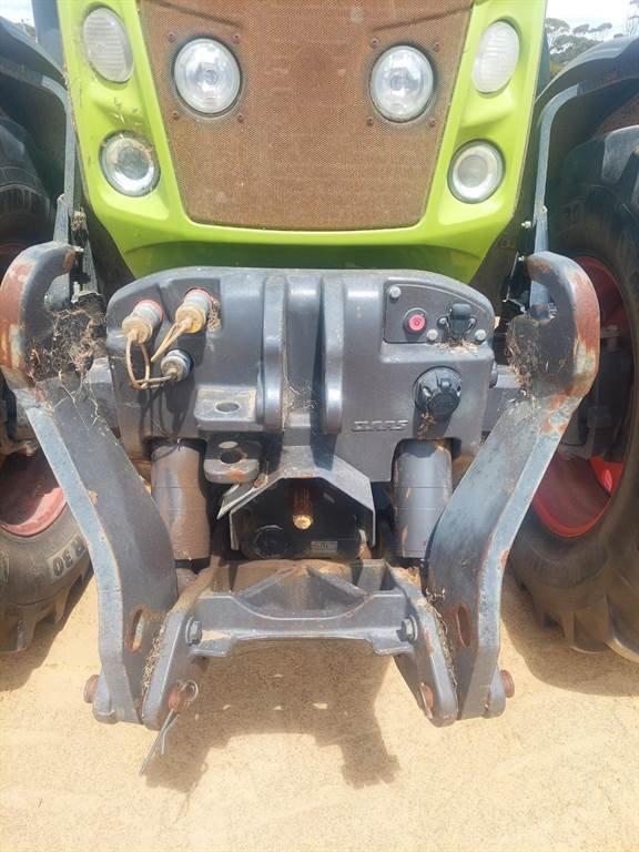 2012 CLAAS AXION 840