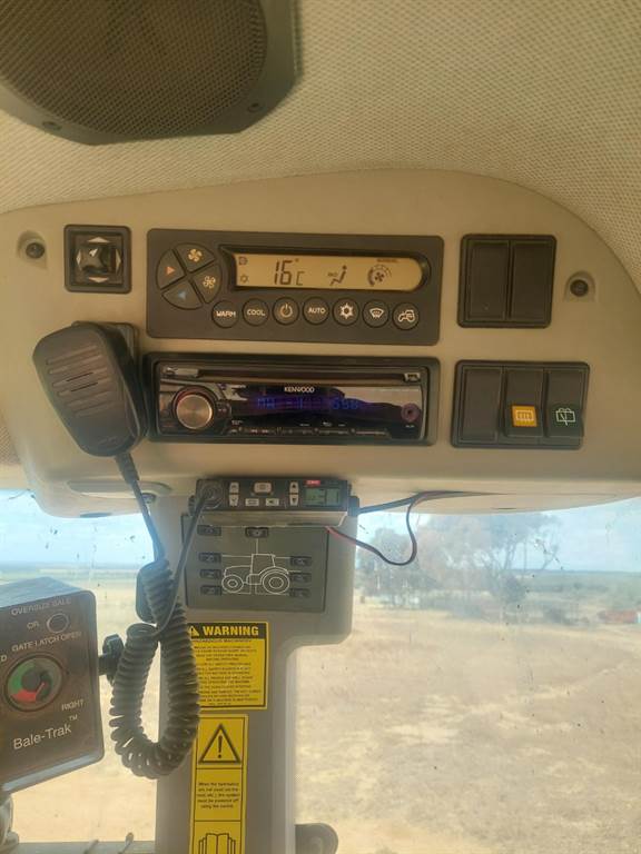 2012 CLAAS AXION 840
