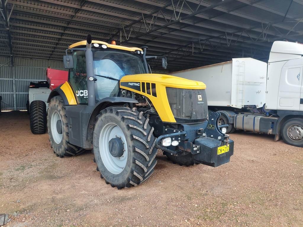 2011 JCB FASTRAC 8310
