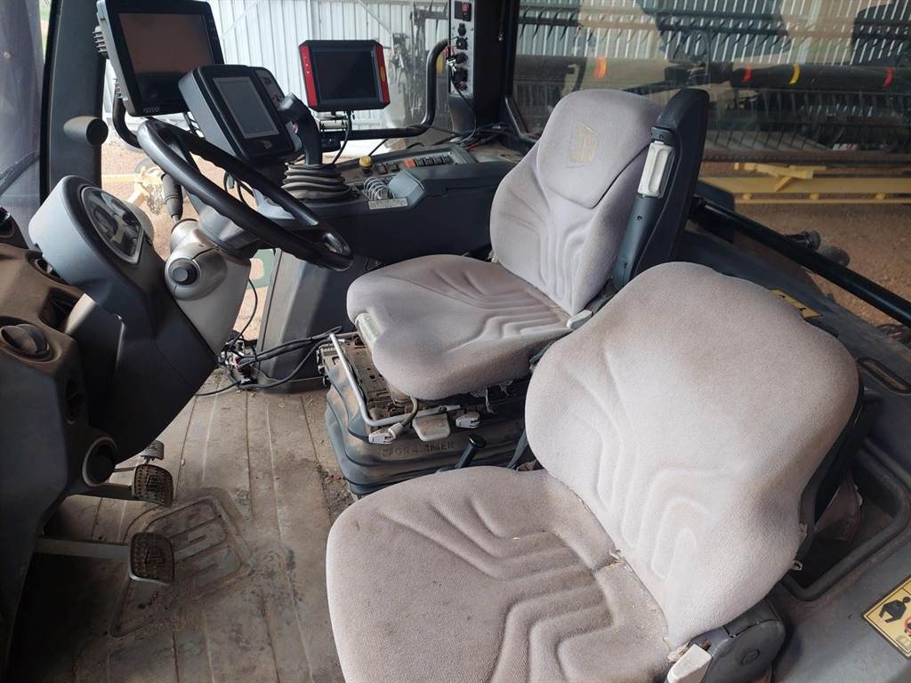 2011 JCB FASTRAC 8310