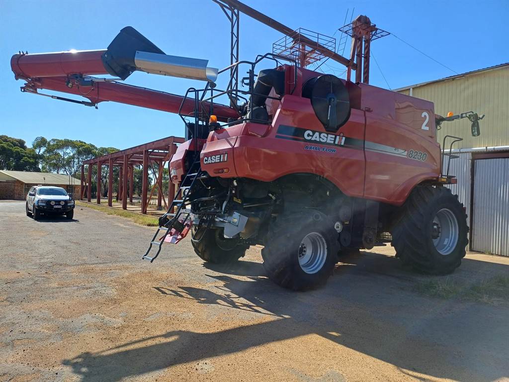 2013 CASE IH 8230