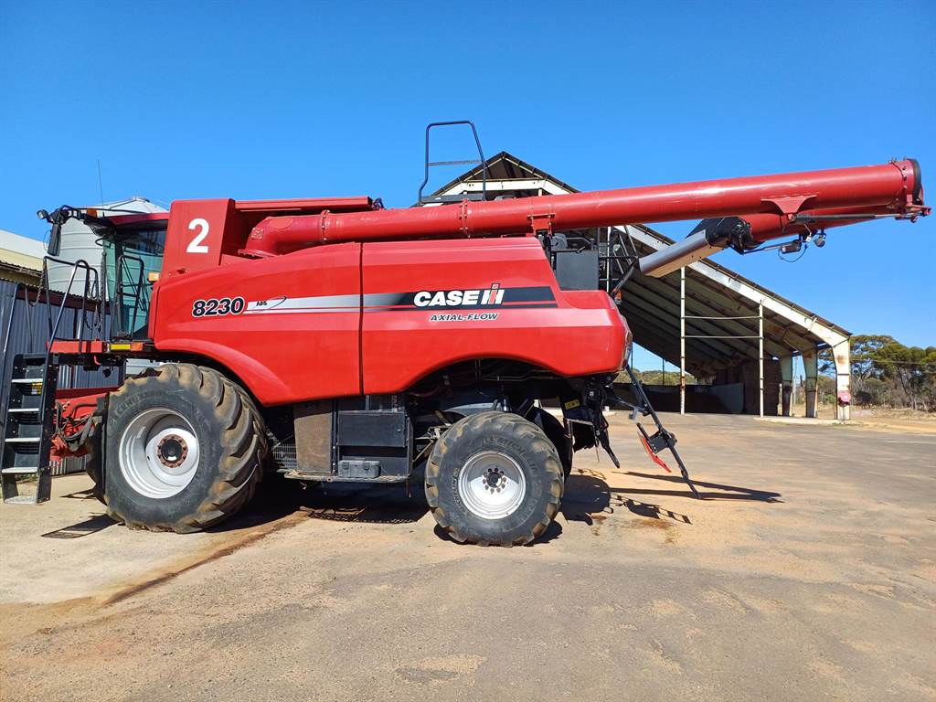 2013 CASE IH 8230