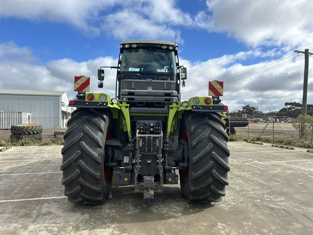 2021 CLAAS XERION 5000 image 4