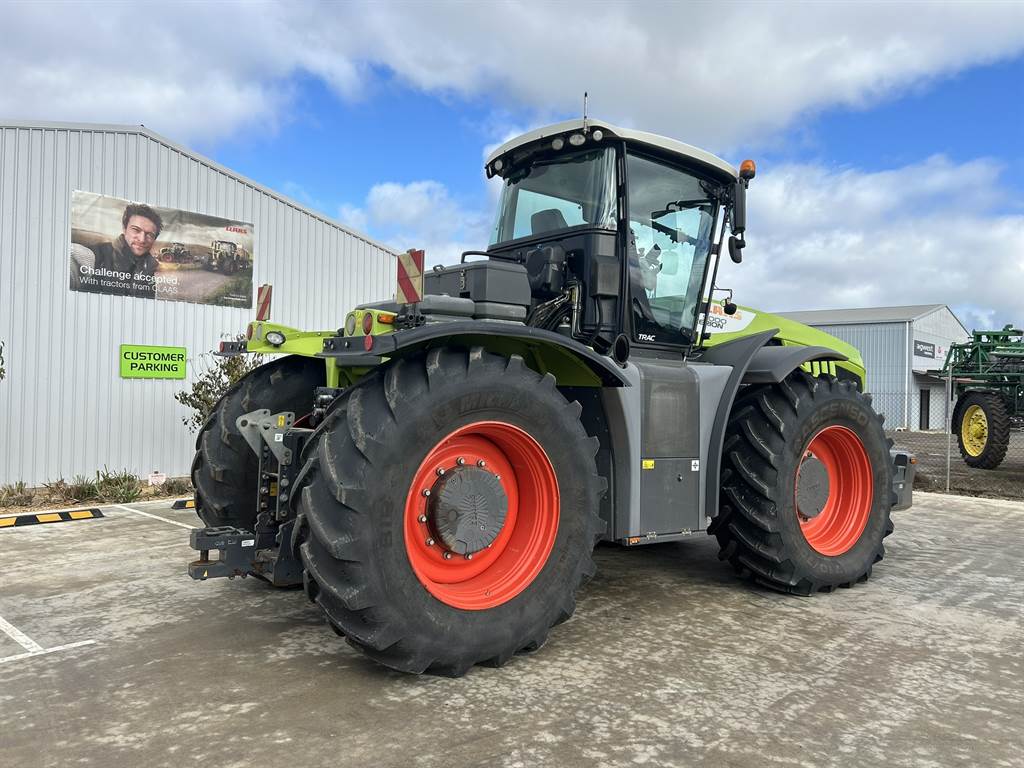 2021 CLAAS XERION 5000 image 3