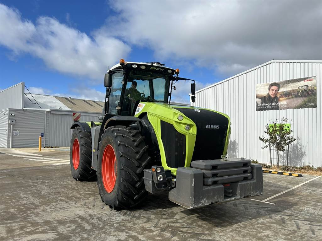 2021 CLAAS XERION 5000 image 9