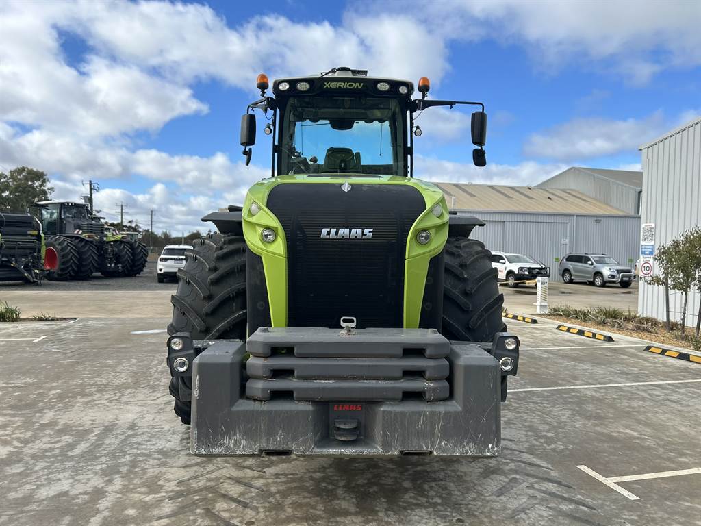 2021 CLAAS XERION 5000 image 8