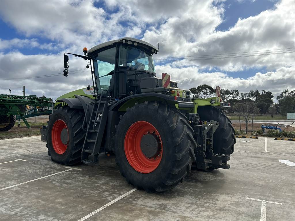 2021 CLAAS XERION 5000 image 5