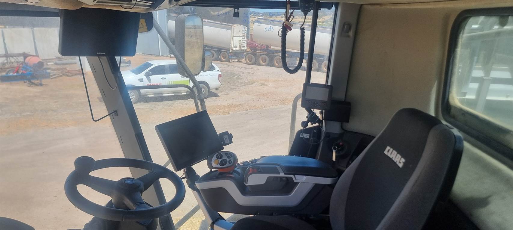 2020 CLAAS LEXION 7700 TT image 9