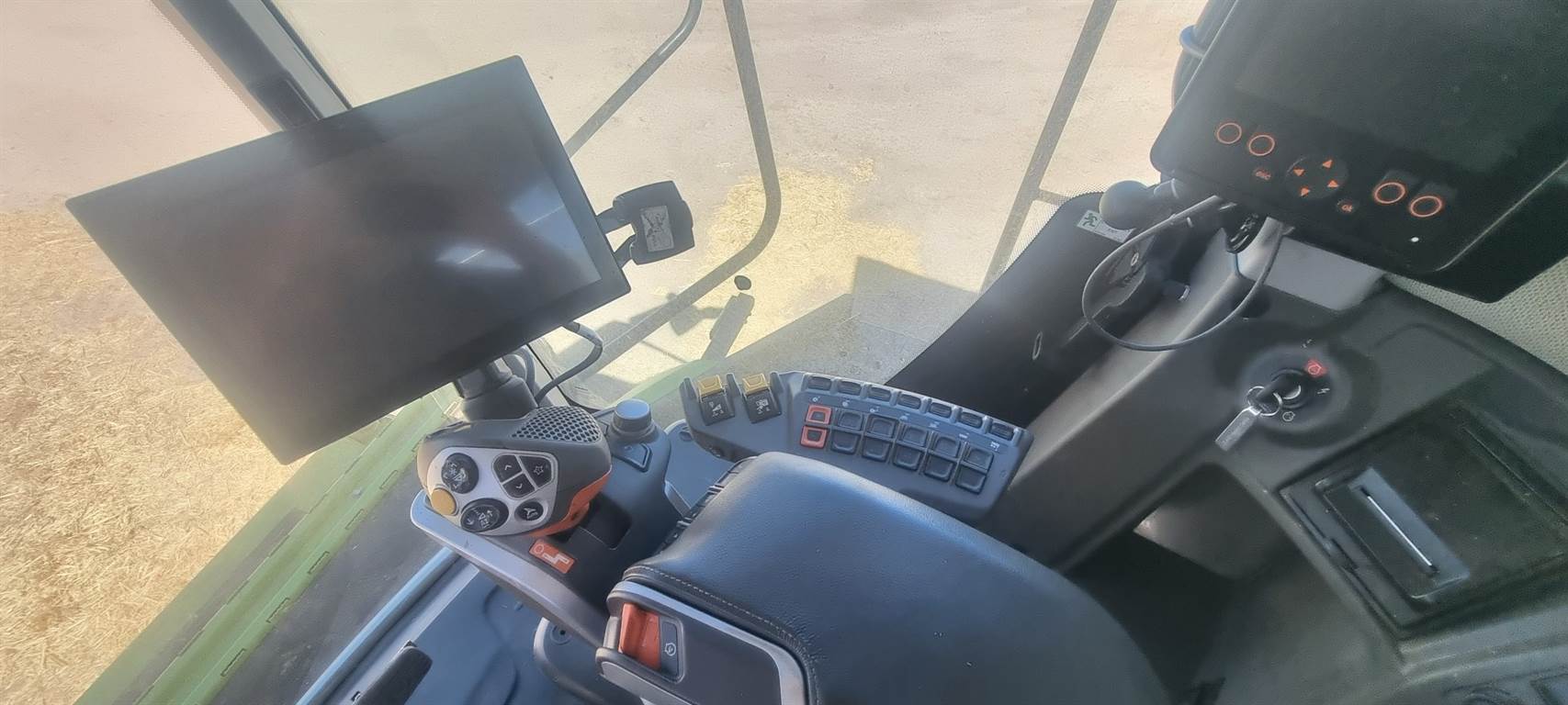 2020 CLAAS LEXION 7700 TT image 10