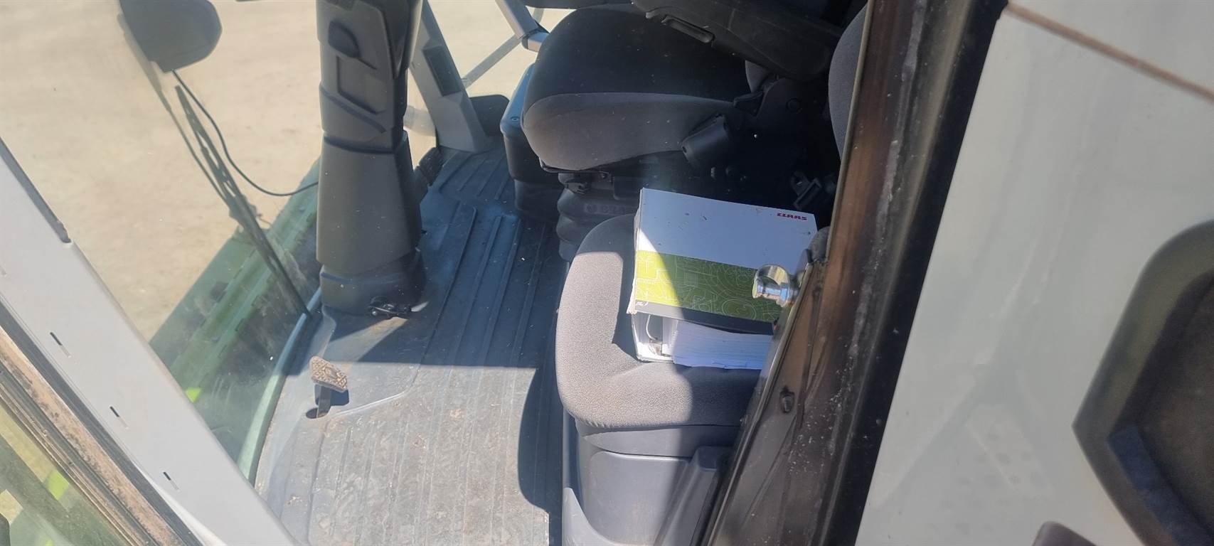 2020 CLAAS LEXION 7700 TT image 11