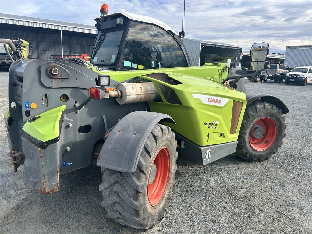 2020 CLAAS SCORPION 746 image 6