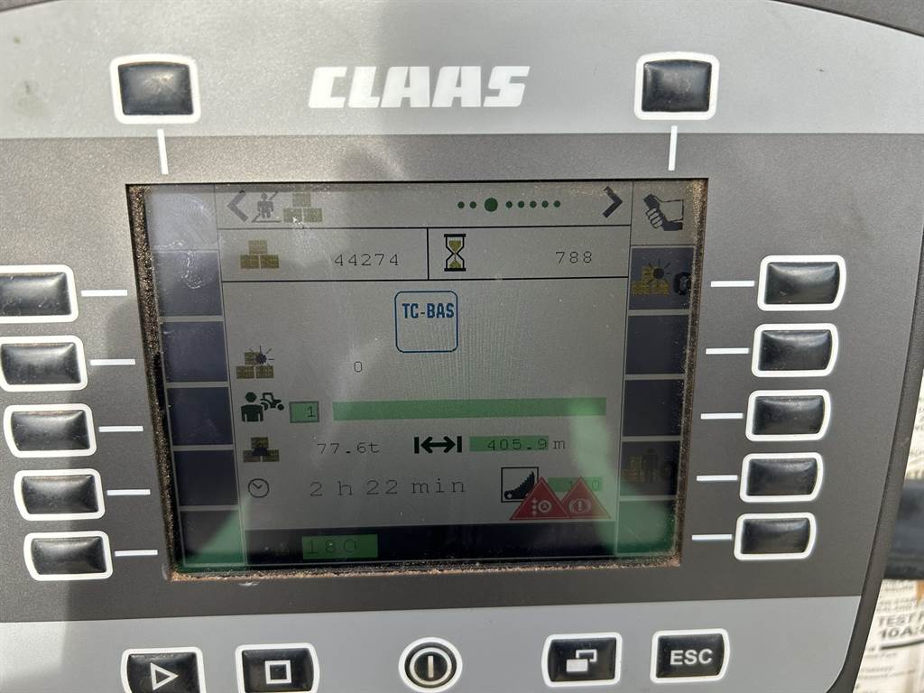 2018 CLAAS QUADRANT 5300 image 9