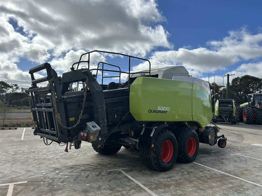 2018 CLAAS QUADRANT 5300 image 4
