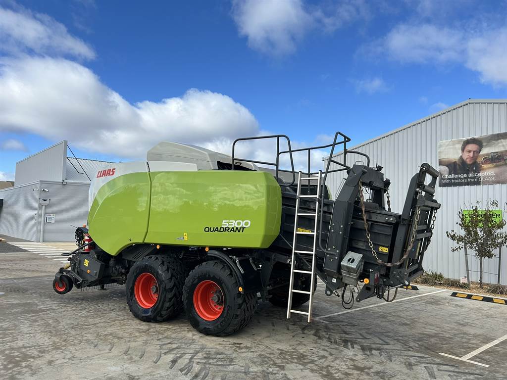 2018 CLAAS QUADRANT 5300 image 2