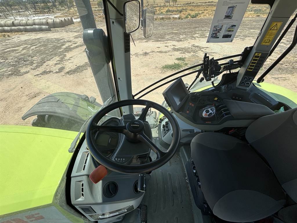 2015 CLAAS AXION 930 image 12