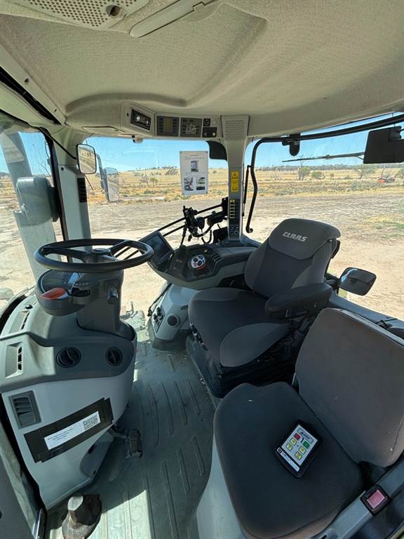 2015 CLAAS AXION 930 image 10