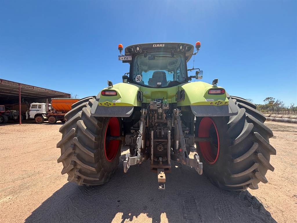 2015 CLAAS AXION 930 image 5