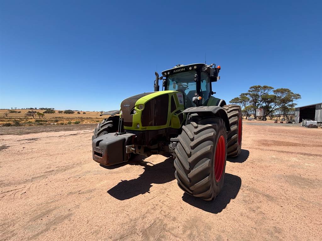 2015 CLAAS AXION 930 image 3