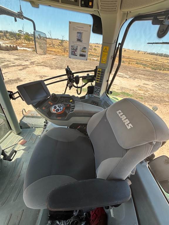 2015 CLAAS AXION 930 image 11