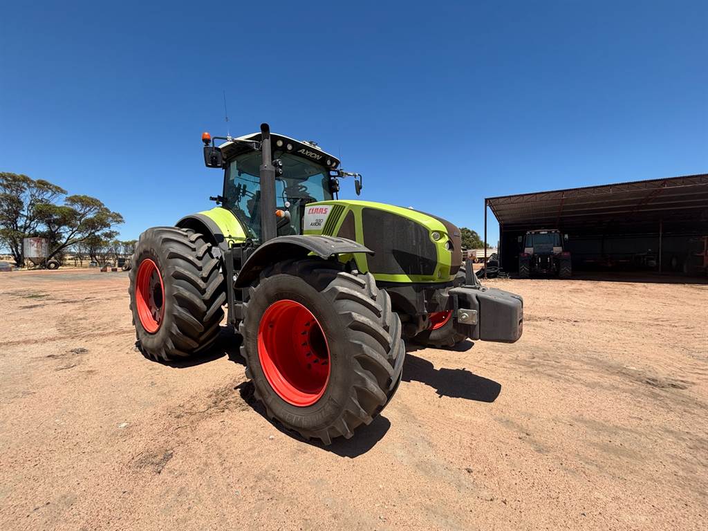 2015 CLAAS AXION 930 image 8