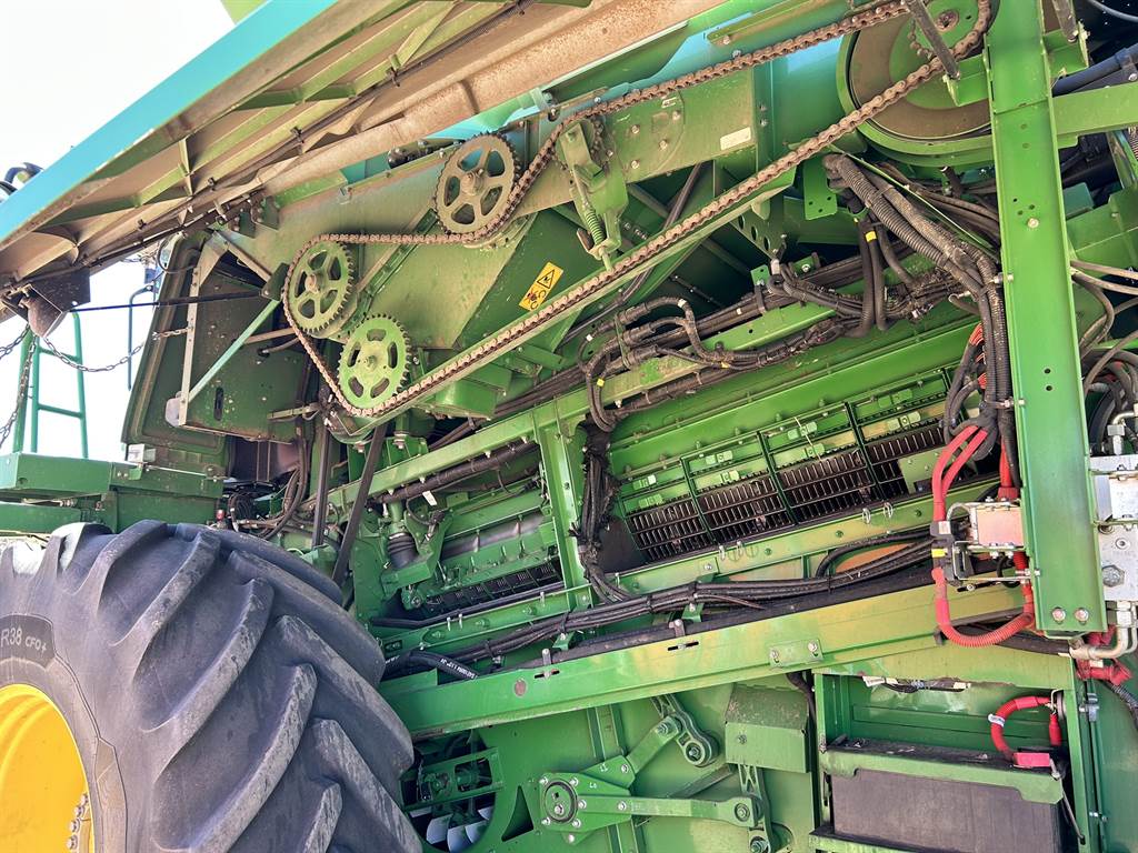 2019 John Deere S780 image 13