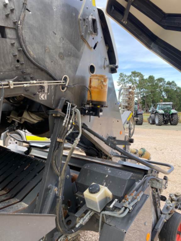 2018 CLAAS QUADRANT 5300