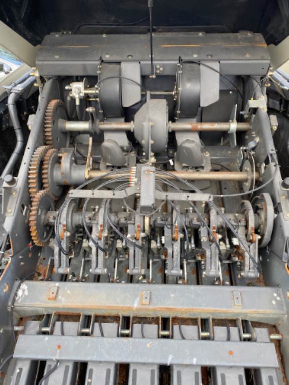 2018 CLAAS QUADRANT 5300