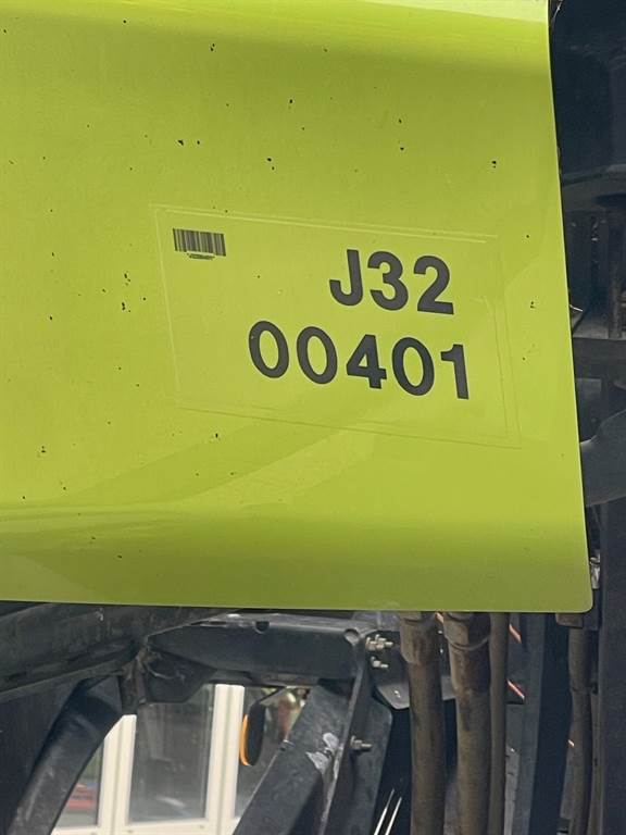 2018 CLAAS QUADRANT 5300