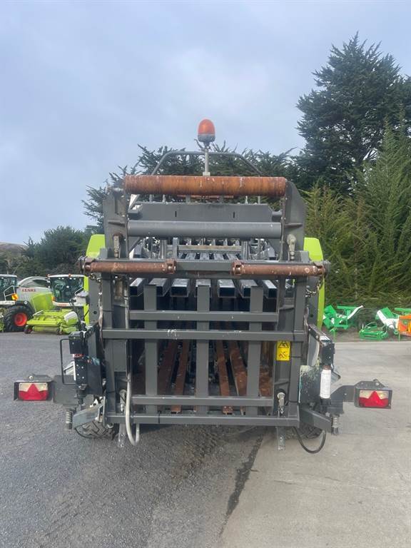 2018 CLAAS QUADRANT 5300