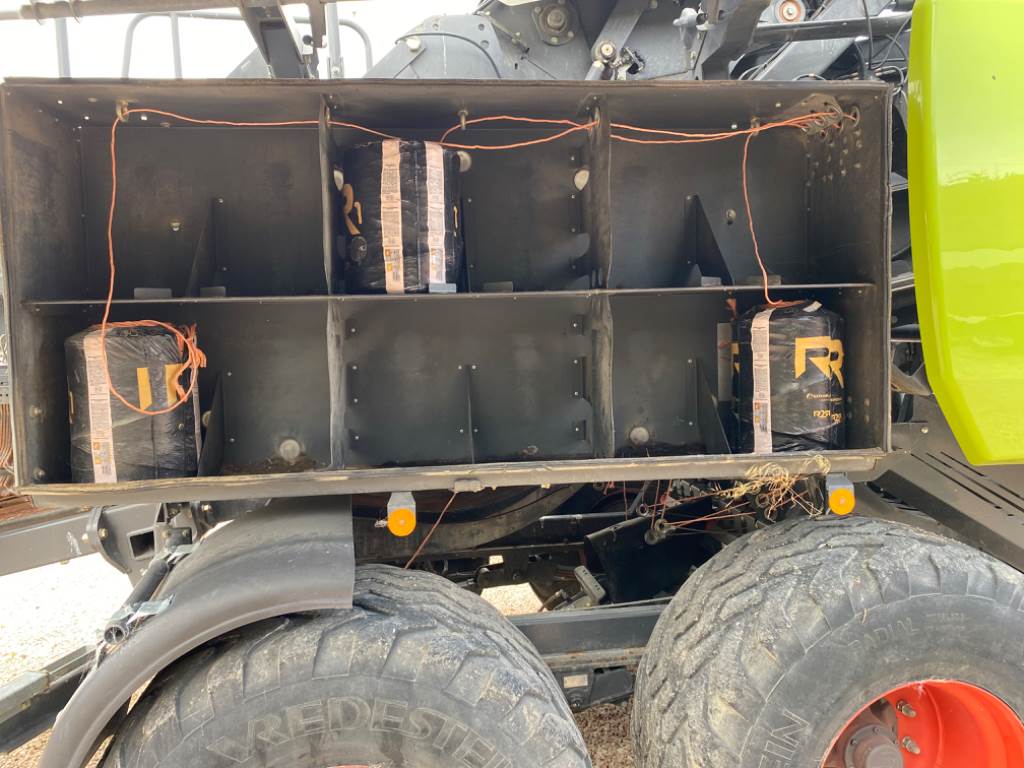 2018 CLAAS QUADRANT 5300