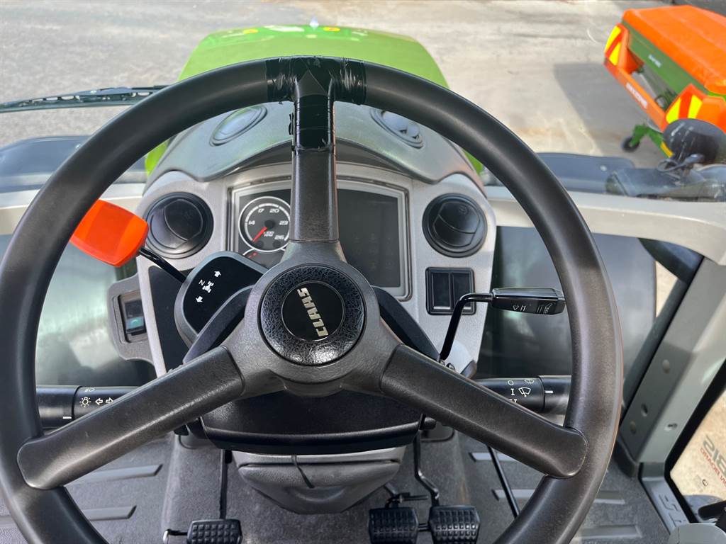 2012 CLAAS AXION 850