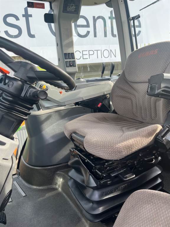 2012 CLAAS AXION 850