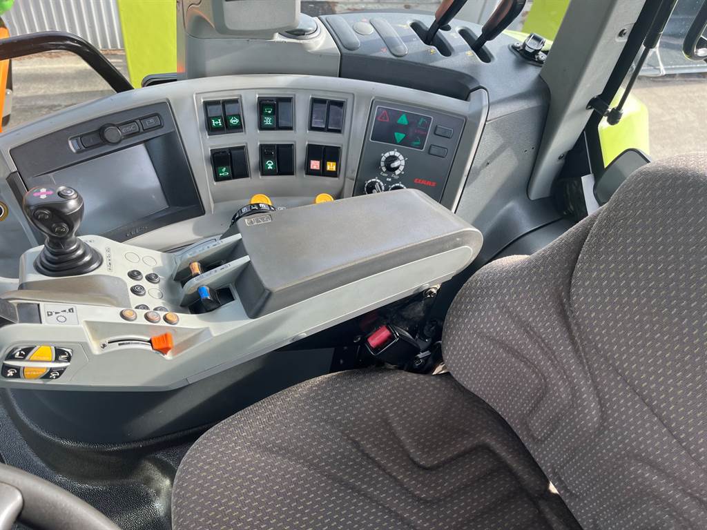 2012 CLAAS AXION 850