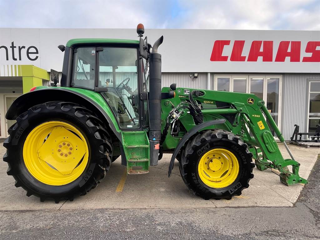 2014 John Deere 6125M