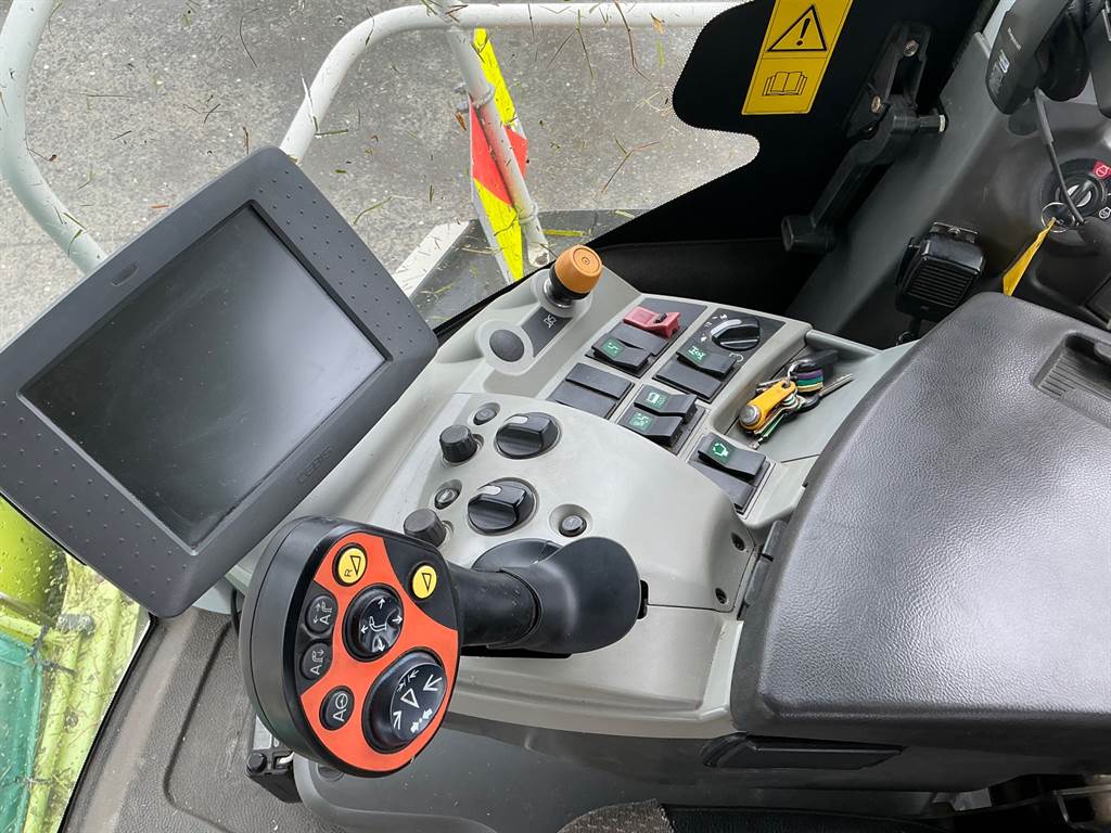 2011 CLAAS JAGUAR 950