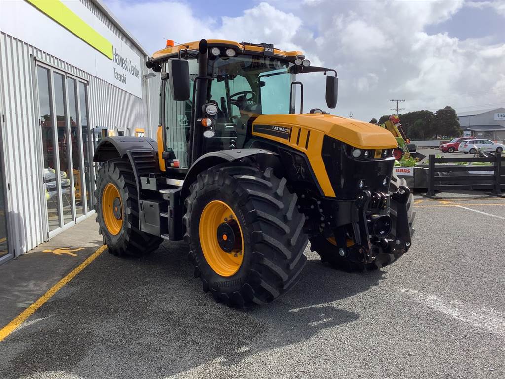 2022 JCB FASTRAC 4220