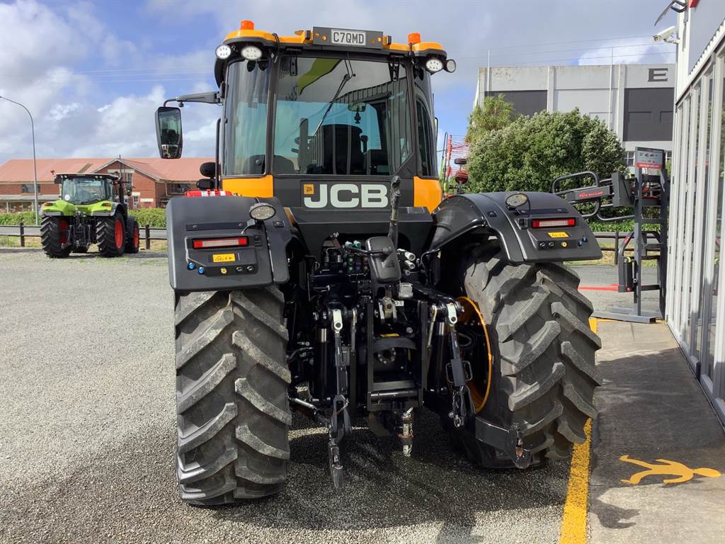 2022 JCB FASTRAC 4220