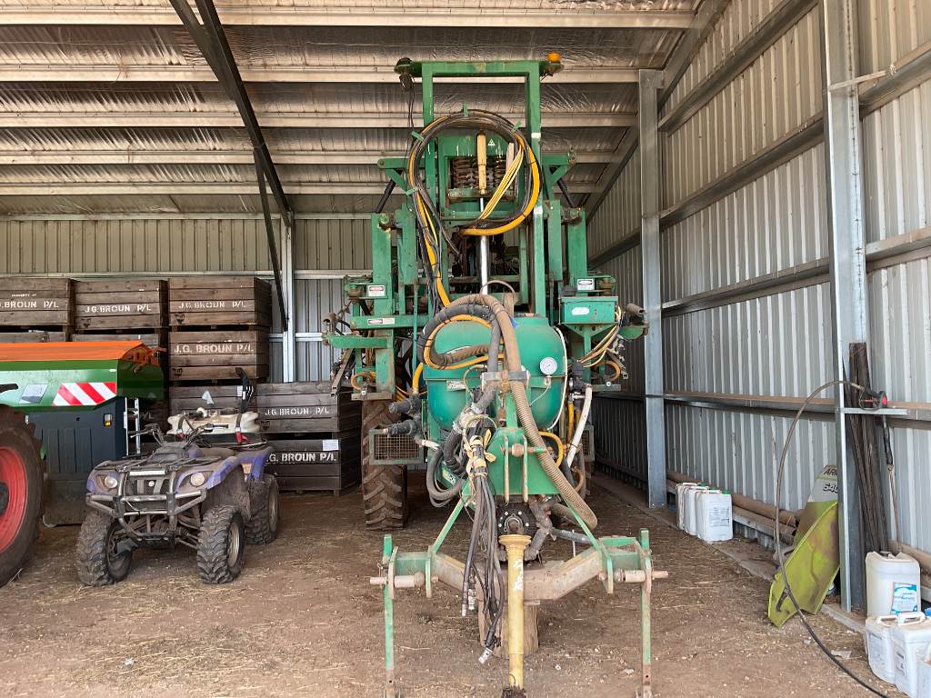 2004 GOLDACRES Rowcrop 3000 Ltr