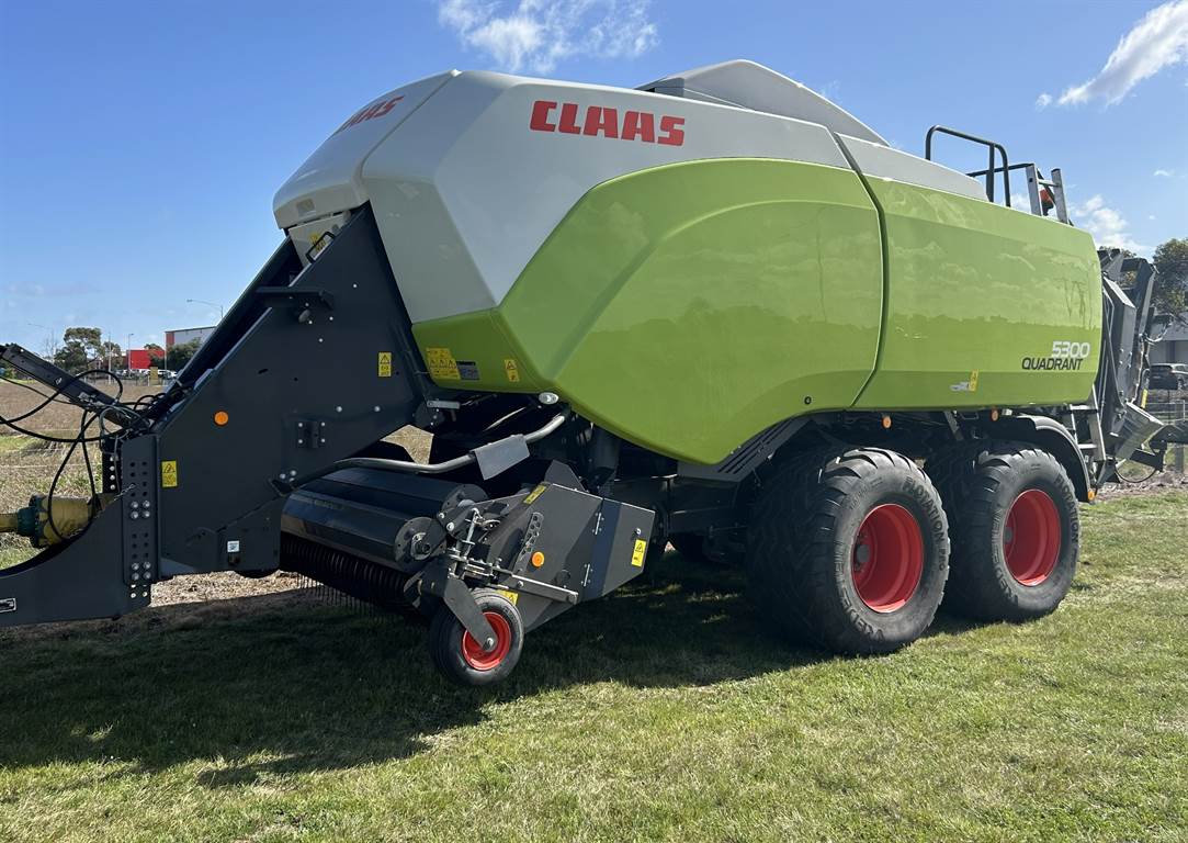 2020 CLAAS QUADRANT 5300 image 4