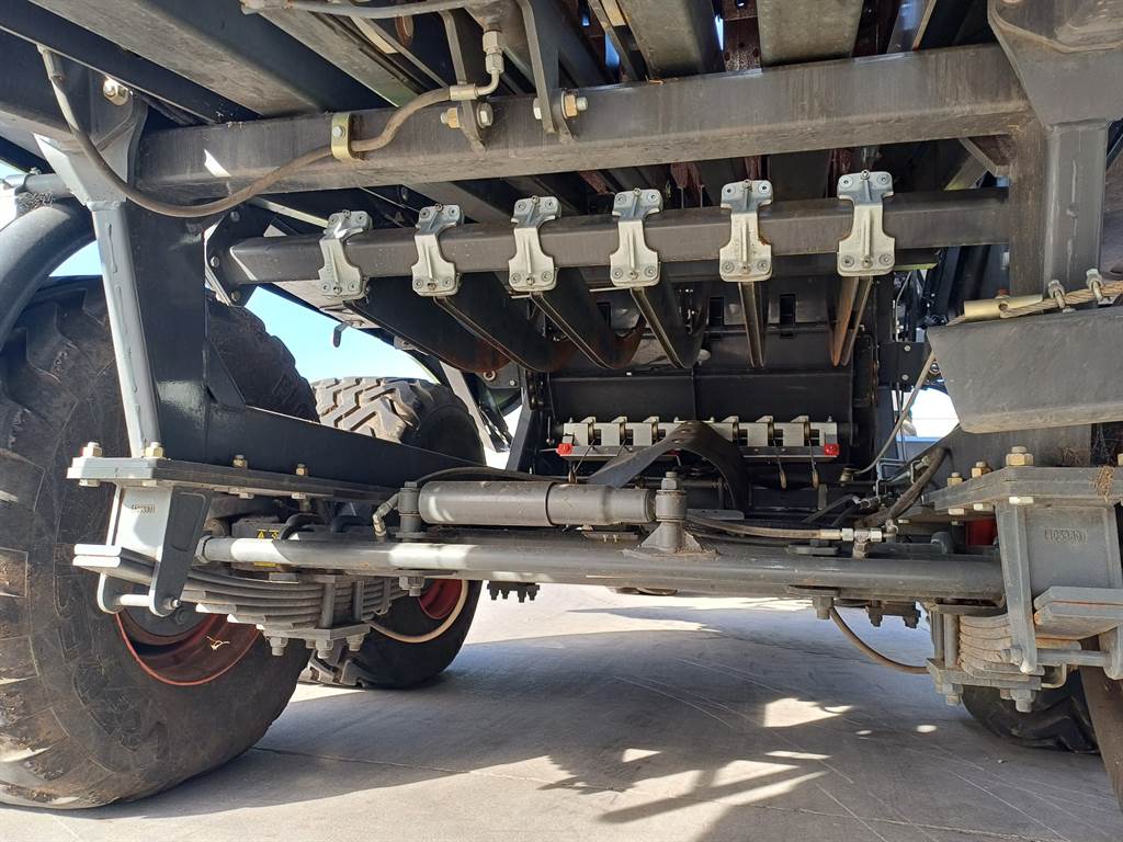 2020 CLAAS QUADRANT 5300