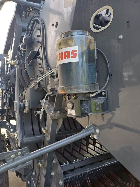 2020 CLAAS QUADRANT 5300 image 13