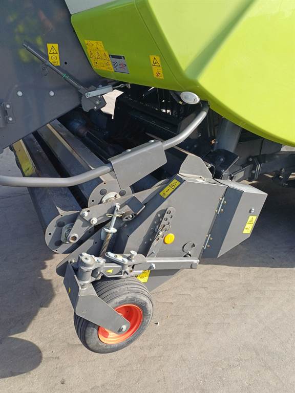 2020 CLAAS QUADRANT 5300 image 9