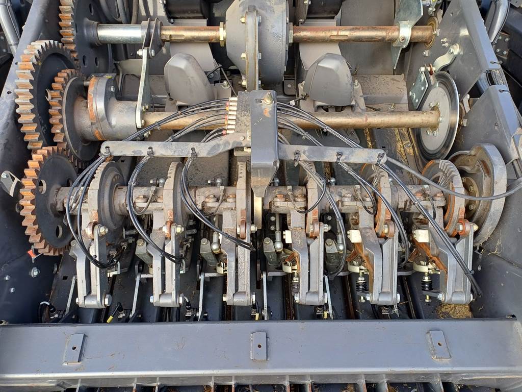 2020 CLAAS QUADRANT 5300