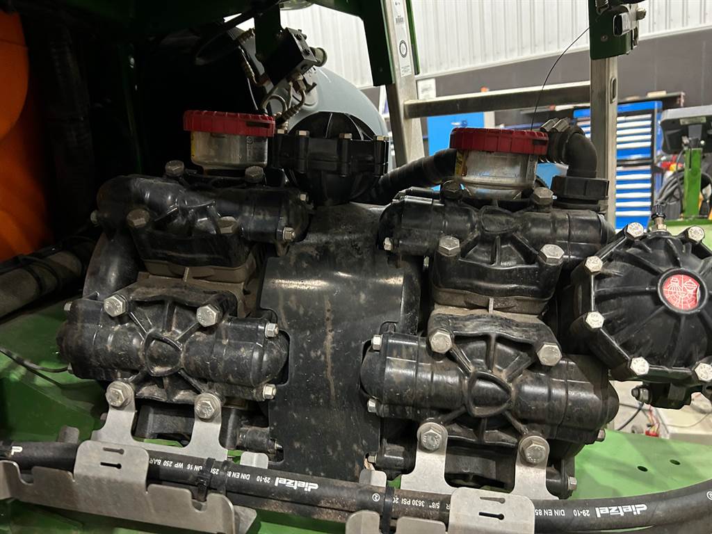 2021 AMAZONE UX6200 Super image 9