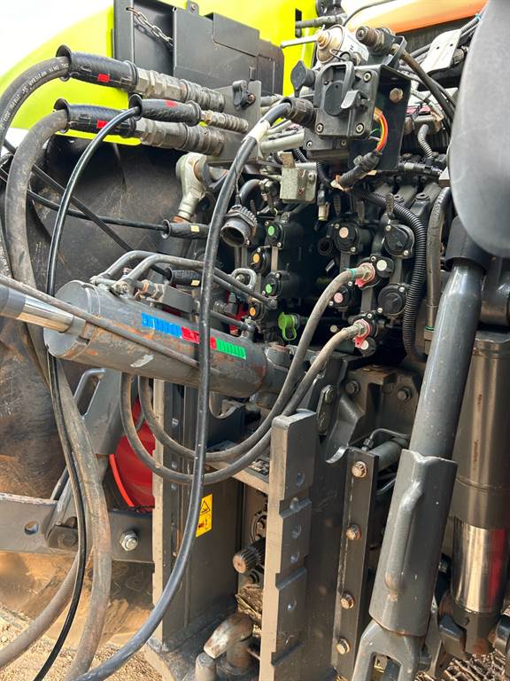 2020 CLAAS AXION 950 image 5