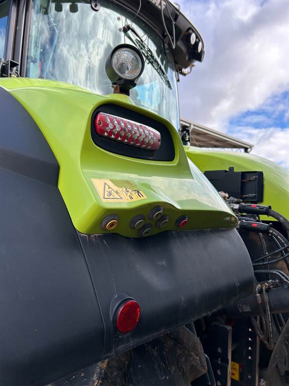 2020 CLAAS AXION 950 image 8